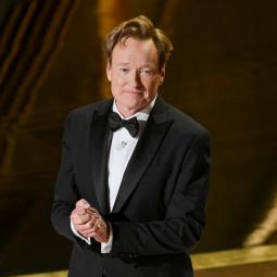 Conan O'Brien presentará de nuevo los Oscar en 2026, que ya tienen fecha