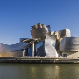 Abre al público el Museo Guggenheim Bilbao tras una falsa alarma por un objeto sospechoso