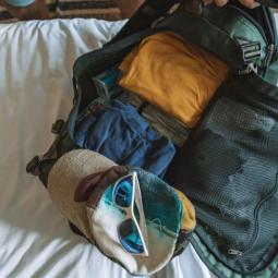 Decathlon está agotando esta mochila que puedes llevar como equipaje de mano y cuesta menos de 10 euros