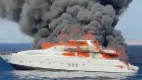El brutal incendio de un yate que se termina hundiendo en la costa de Formentera