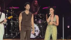 Demi Lobato y Joe Jonas cantan 'This is me' en pleno 2025 y todos coinciden: "Es histórico"