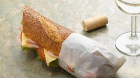 Le dicen que es "un atentado" el precio de los bocadillos de su bar: su respuesta, de estrella Michelín