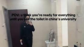 Va al baño de la universidad en China y lo que encuentra le deja boquiabierto: "Al principio pensé que quizá me había equivocado de puerta"