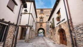 Este pueblo de Burgos es el más vikingo de España por su iglesia única en el país