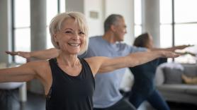 No solo es bueno para la postura: los beneficios desconocidos del yoga que podrían prevenir el Alzheimer