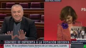 Ferreras le pregunta a Carmen Calvo por el significado de su flor morada