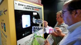 Billetes de metro por botellas de plástico