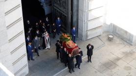 La desconocida bisnieta de Franco se baña en oro