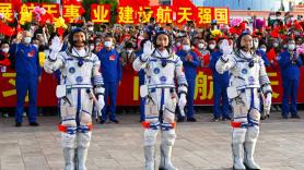China lanza la misión tripulada que estrenará su propia estación espacial
