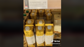 Enseña cuánto vale en un supermercado de Islandia un vino Don Simón
