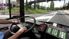 Un conductor de autobús cumple su horario de trabajo y deja a 42 pasajeros 'colgados'