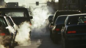 La UE cede ante la industria automovilística y rebaja los requisitos del reglamento de emisiones