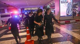 Un menor de 14 años deja al menos tres muertos en un tiroteo en un centro comercial de Bangkok
