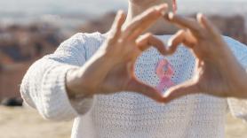 Día del cáncer de mama: la historia detrás del símbolo del lazo de rosa