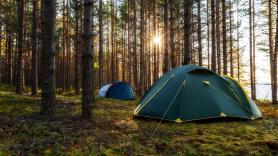 2.000€ de sueldo y casa gratis en plena naturaleza: un camping 5 estrellas busca trabajadores por toda España