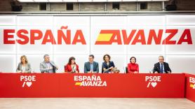 El PSOE incorpora la bandera nacional al lema 'España avanza'