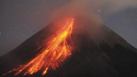Al menos once alpinistas muertos tras la erupción de un volcán en Indonesia