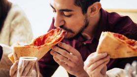 Ponen nombre al fenómeno que impide dejar de ver vídeos de comida grotesca
