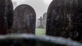 El cementerio español situado en la ladera de una montaña y con callecitas blancas considerado de los más bonitos