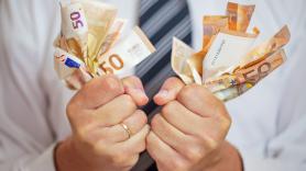 CaixaBank aclara la cantidad máxima de dinero en efectivo que puedes llevar encima en España