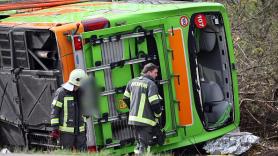 Al menos cinco muertos y varios heridos tras un accidente de un autocar en el este de Alemania