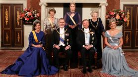 En Países Bajos ha llamado mucho la atención un detalle de esta foto de los reyes: tiene historia