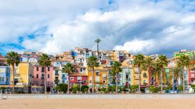 El pueblo de playa con casas de colores que muy poca gente conoce