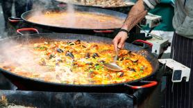 Paella gratis, la otra forma de celebrar Sant Jordi este fin de semana