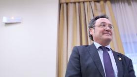 El fiscal general responde a los fiscales del 'procés' y pide amnistiar la malversación a Puigdemont