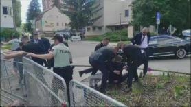 El primer ministro de Eslovaquia, Robert Fico, "en peligro de muerte" tras ser tiroteado en plena calle