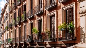 Madrid se planta contra los pisos turísticos ilegales: este es el listado oficial de viviendas de uso turístico aprobado por el Ayuntamiento