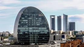 BBVA pide a la CNMC autorización para lanzar su OPA sobre Banco Sabadell
