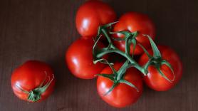 Coloca estas frutas al lado de tus tomates y madurarán en tiempo récord