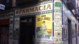 Un recorrido por las antiguas fachadas de los comercios españoles, un inesperado `bestseller´