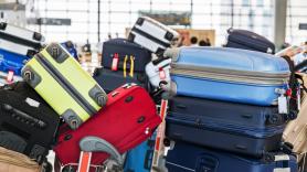 Un encargado de equipaje alerta de los riesgos por lo que todos ponen en las maletas