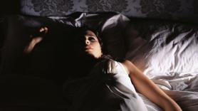 Los 3 problemas de salud graves que te están manteniendo despierto hasta las tantas de la madrugada