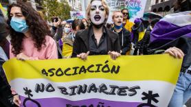 "Soy no binarie": la población invisible que alza la voz para ser reconocida en España