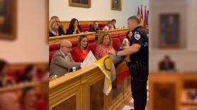 Vox obliga al PP a esconder la bandera LGTBIQ+ en algunos ayuntamientos con motivo del Orgullo