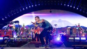 Coldplay arrasa en Glastonbury con Michael J. Fox a la guitarra