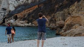 Aguas turquesas y coral en el fondo: la escondida playa de Alicante que solo conocen los lugareños