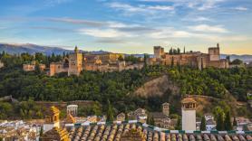 Adiós a los viajes del Imserso: el chollazo de El Corte Inglés para conocer Granada con pensión completa y flamenco en vivo