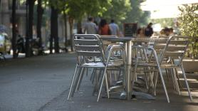 La escondida terraza de Barcelona que ha despertado la intriga en las redes: tapas clásicas y platos muy elaborados