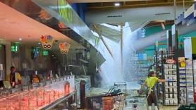 Sobresalto en un supermercado de Valencia al desplomarse el techo por las fuertes tormentas