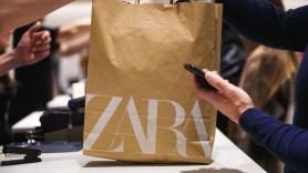 Se compra unos zapatos de Zara, son lo "más feo que ha visto en su vida" y arrasa al enseñarlos