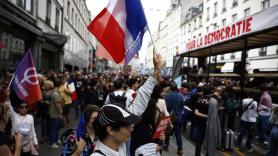 Miles de manifestantes de izquierda salen en Francia contra el nombramiento de Barnier