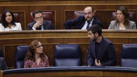 El ministro Pablo Bustinduy pide al Congreso que no bloquee la remuneración de los permisos parentales