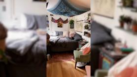 Una joven convierte el patio de la casa de sus padres en su nuevo hogar para así no pagar alquiler