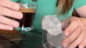 Lo que pasa en España cuando pedimos un café con hielo tiene a una experta mosqueada: "No me gusta"