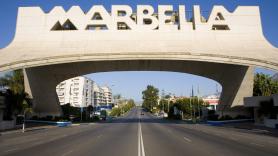 Un hombre alardea de ser el Príncipe de Marbella y condenan al notario que certificó su título con multaza y suspensión