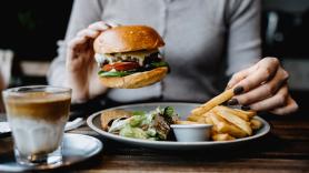 Tenía una gran duda sobre la grasa en las cadenas de hamburguesas y se me revolvió el estómago al saber la verdad